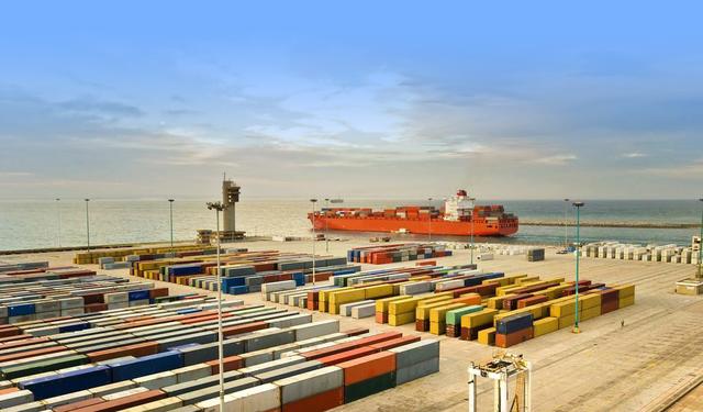 全球集装箱航运业明年预计亏损150亿