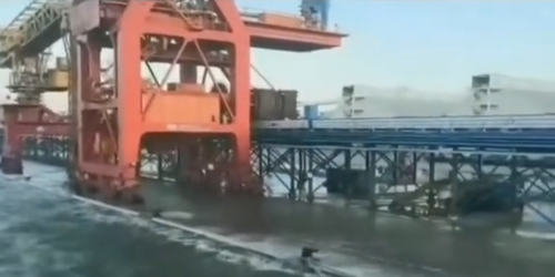 辽宁沿海口岸突发海水倒灌，，，部分口岸暂停作业